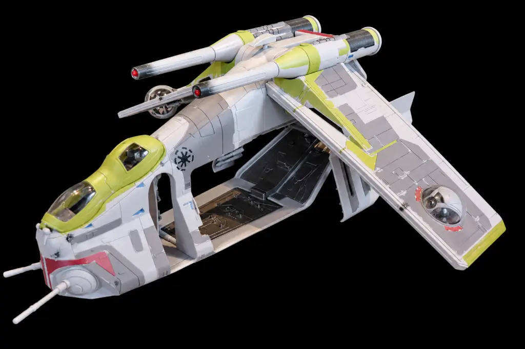 Maquette de navette spatiale vert citron.webp