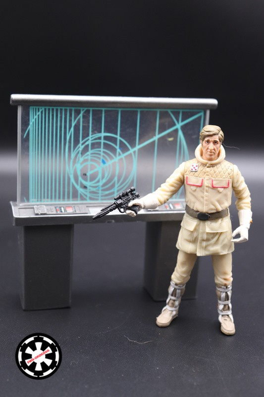 General Rieekan Hoth Evacuation Star Wars SAGA 2004