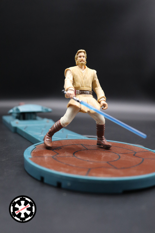 Obi-Wan Kenobi (with Force-Flipping Attack!) Star Wars SAGA 2002
