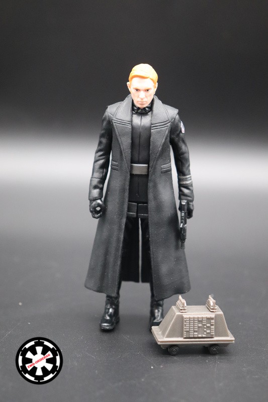 General Hux With Mouse Droid Star Wars The Last Jedi Collection 2017