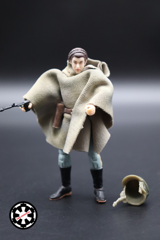 Princess Leia Organa (In Combat Poncho) Star Wars The Saga Collection 2006