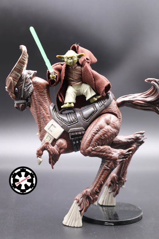 Yoda With Kybuck Star Wars The 30th Anniversary Collection 2007