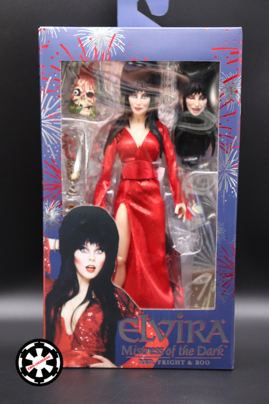 Elvira, Maîtresse de la figurine sombre Vêtue de rouge, d’effroi et de bouo